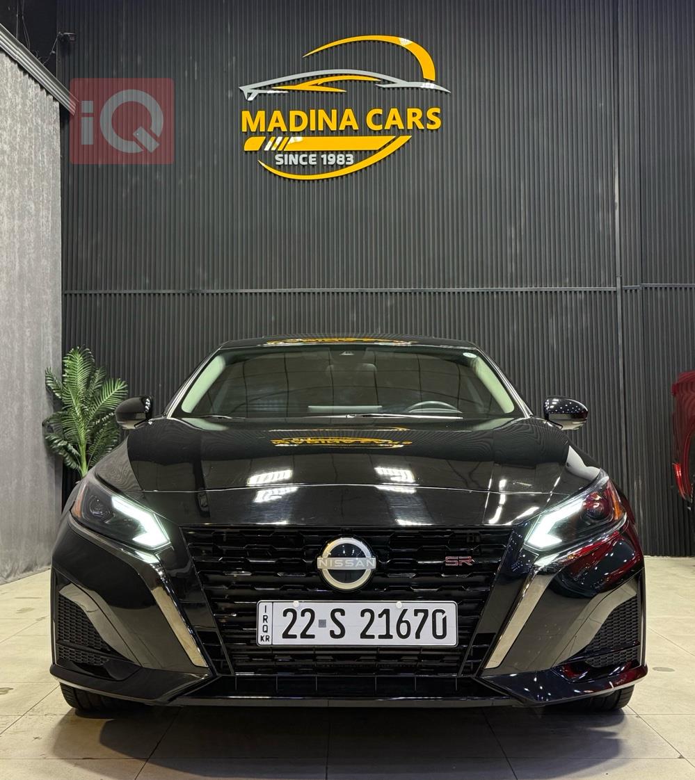 نيسان ألتيما